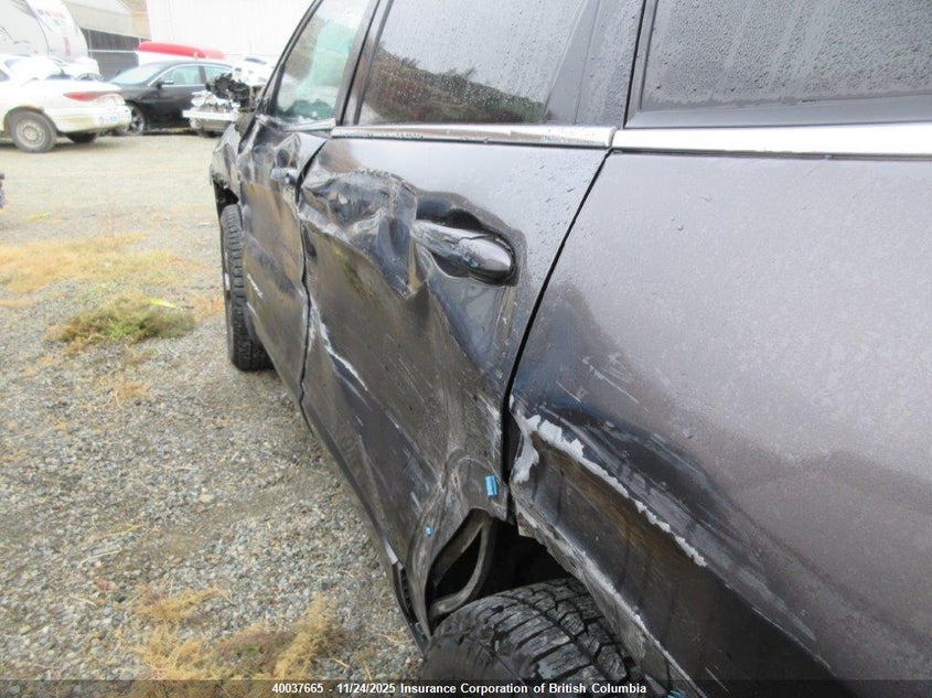 2019 Jeep Cherokee Overland VIN: 1C4PJMJX6KD442632 Lot: 40037665