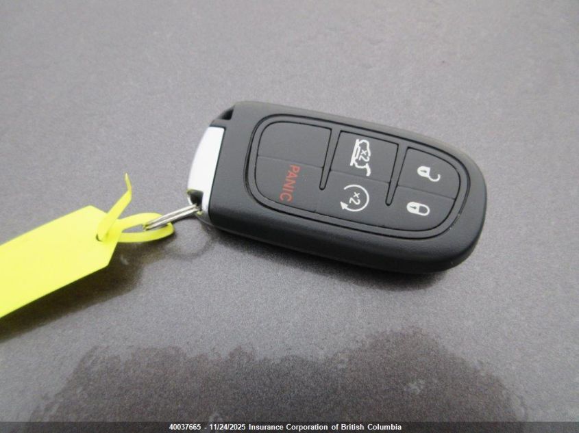 2019 Jeep Cherokee Overland VIN: 1C4PJMJX6KD442632 Lot: 40037665