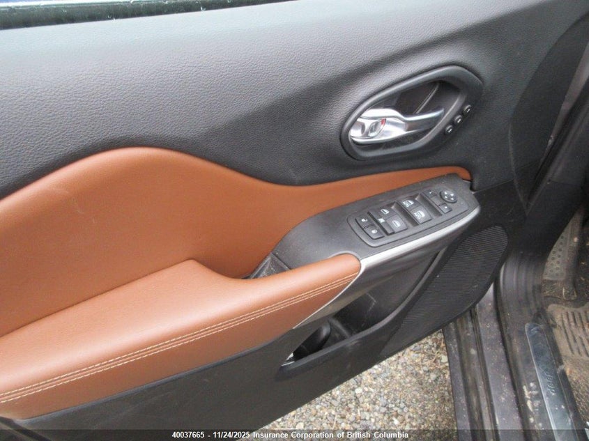 2019 Jeep Cherokee Overland VIN: 1C4PJMJX6KD442632 Lot: 40037665