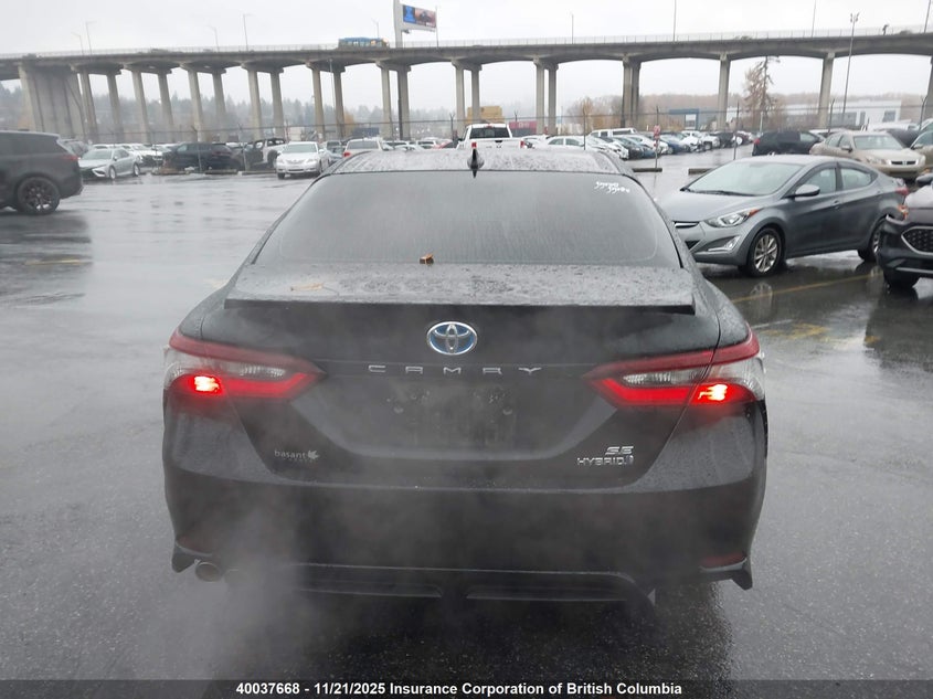 4T1B21HK6MU015837 2021 TOYOTA CAMRY photo no. 17