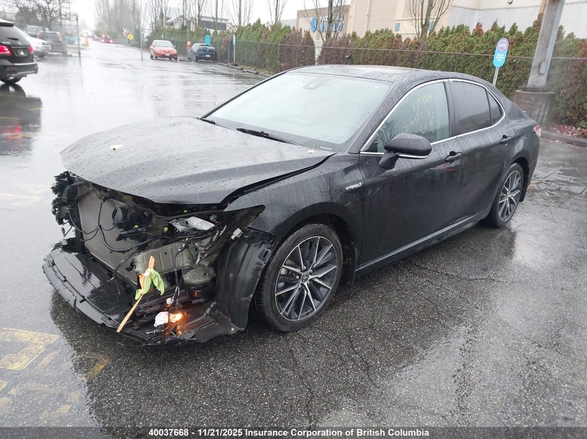 4T1B21HK6MU015837 2021 TOYOTA CAMRY photo no. 2
