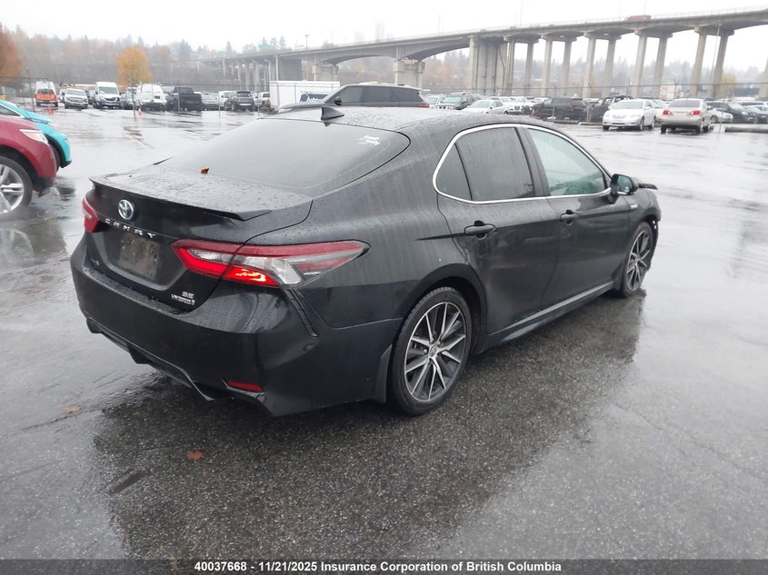 4T1B21HK6MU015837 2021 TOYOTA CAMRY photo no. 4