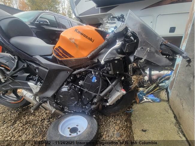 2025 Kawasaki Ex650 P VIN: ML5EXEP16SDAF8650 Lot: 40037682