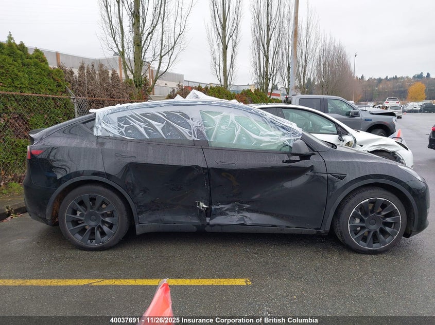 7SAYGDEE7NF369296 2022 TESLA MODEL Y photo no. 13