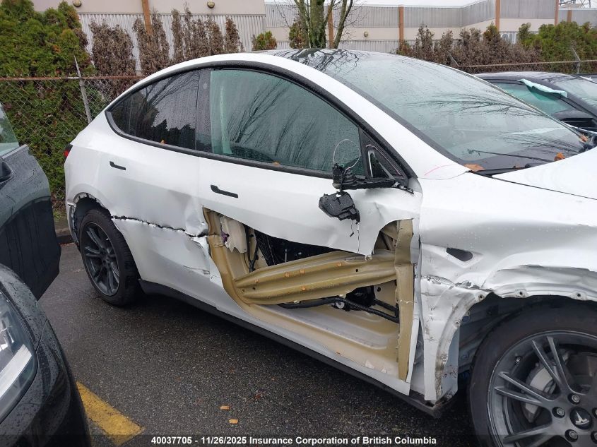 2023 Tesla Model Y VIN: 7SAYGDEE4PF781081 Lot: 40037705