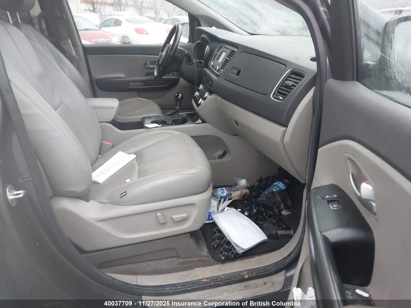 KNDMB5C19G6211072 2016 KIA SEDONA photo no. 5