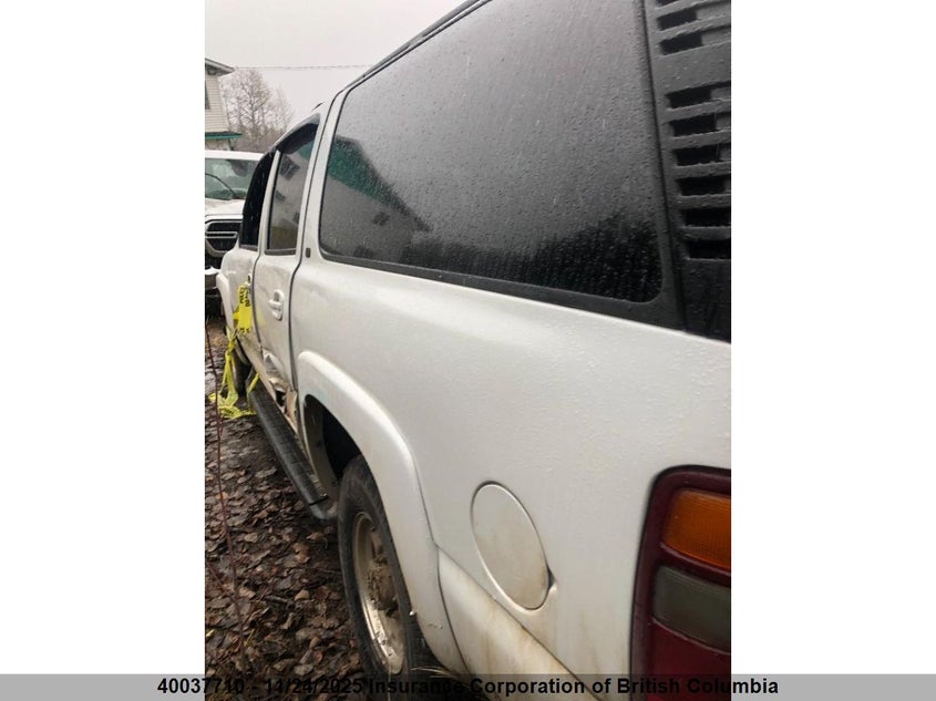 2002 Chevrolet Suburban K2500 VIN: 3GNGK26G62G129956 Lot: 40037710