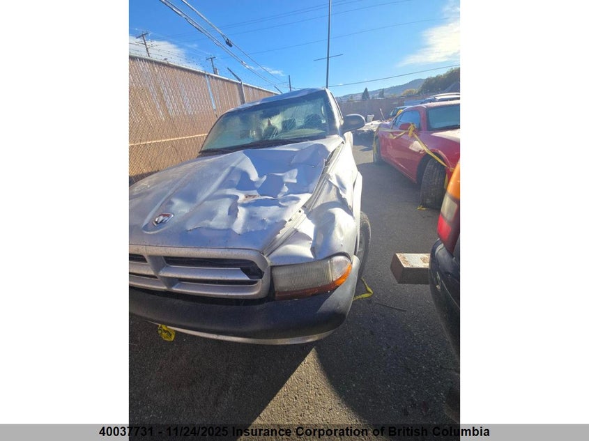 1B7GL32X22S698975 2002 DODGE DAKOTA photo no. 2