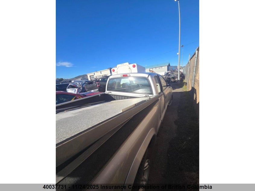 1B7GL32X22S698975 2002 DODGE DAKOTA photo no. 3