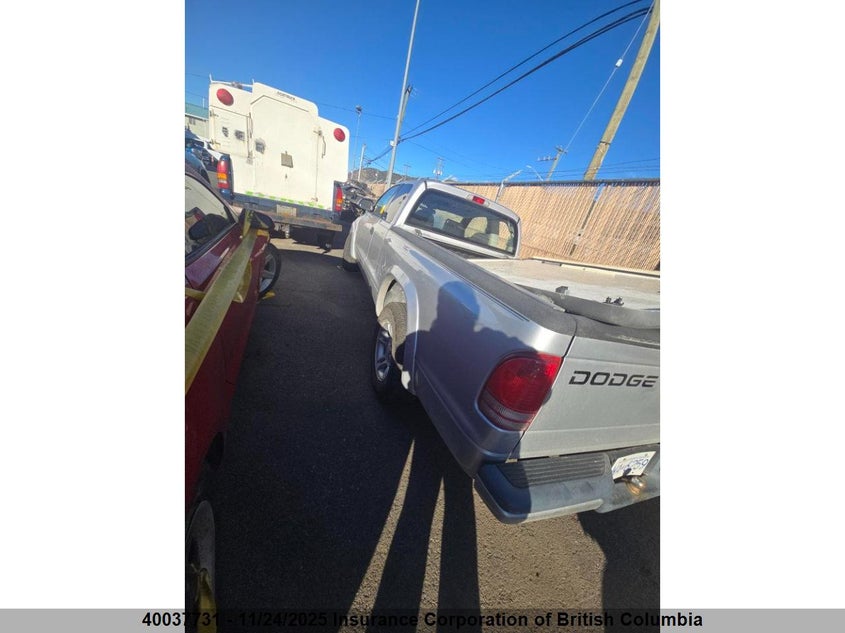1B7GL32X22S698975 2002 DODGE DAKOTA photo no. 4