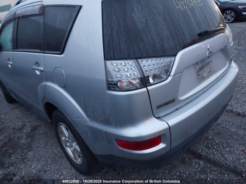 JA4JT3AX5AZ608287 2010 MITSUBISHI OUTLANDER photo no. 3
