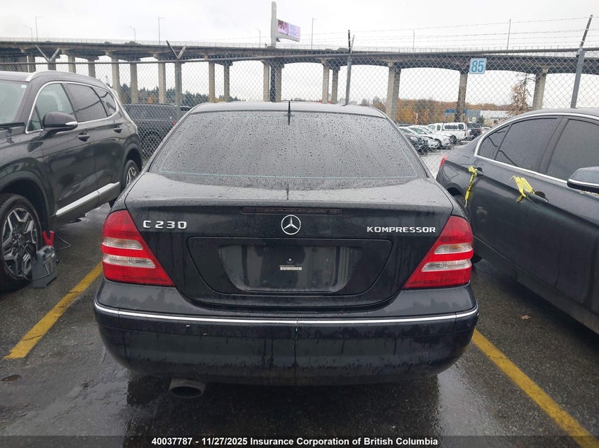 2005 Mercedes-Benz C 230K Sport Sedan VIN: WDBRF40J85F569543 Lot: 40037787