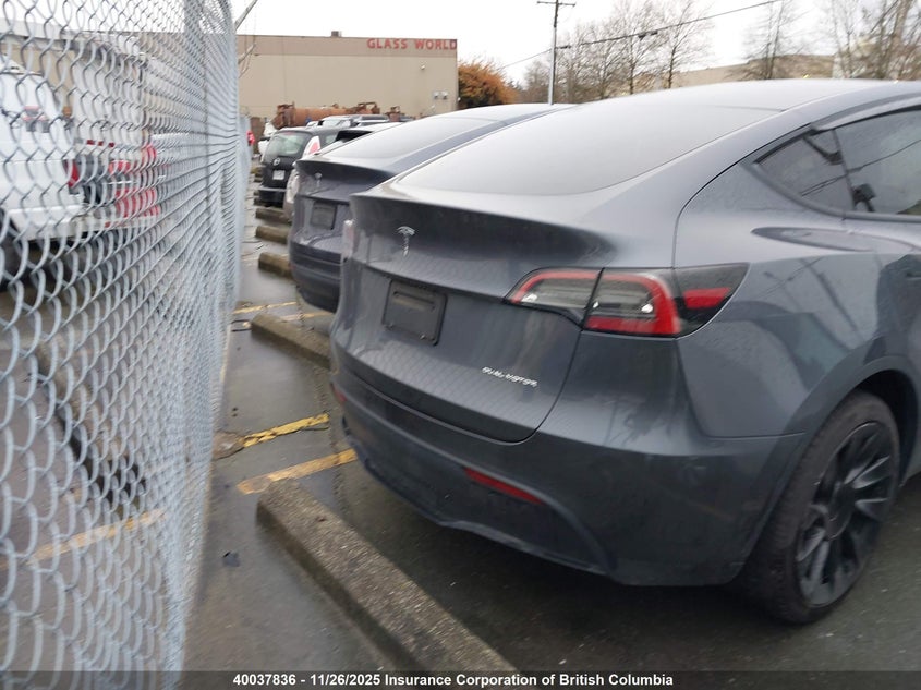 2022 Tesla Model Y VIN: 7SAYGAEE5NF540576 Lot: 40037836