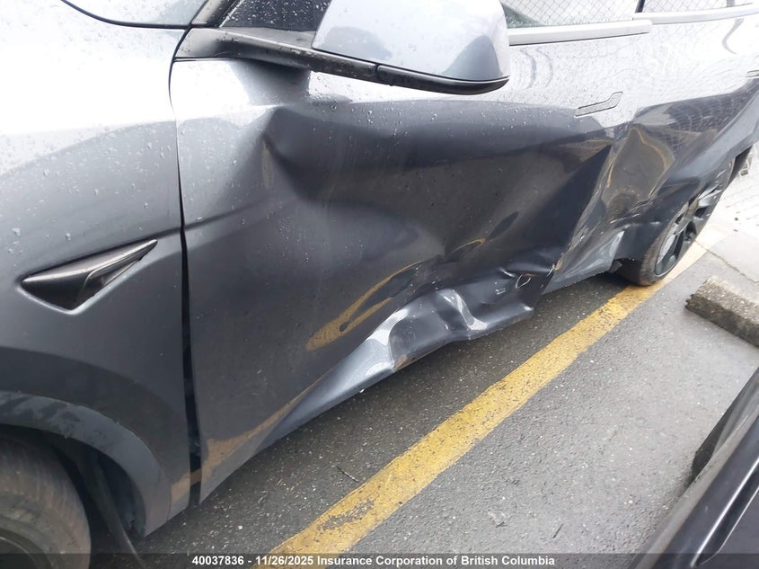 2022 Tesla Model Y VIN: 7SAYGAEE5NF540576 Lot: 40037836