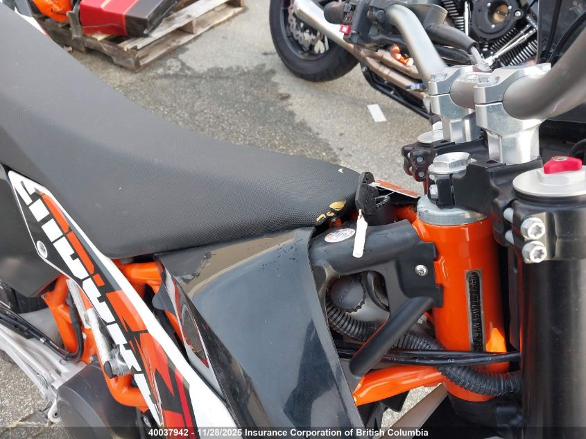 2014 Ktm 690 Enduro R VIN: VBKLET405EM762362 Lot: 40037942