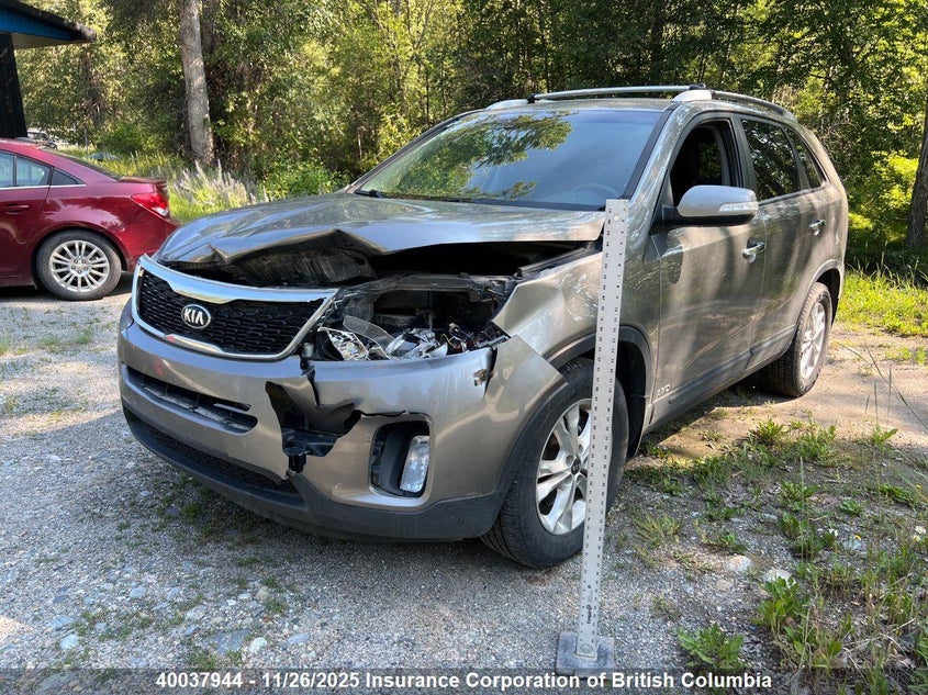 5XYKTDA78FG587912 2015 KIA SORENTO photo no. 2