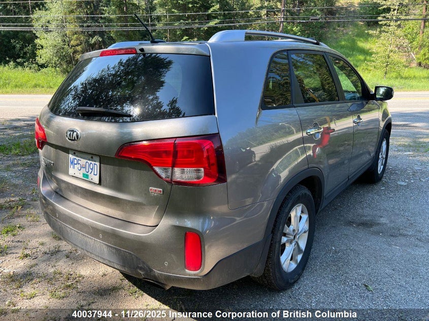 5XYKTDA78FG587912 2015 KIA SORENTO photo no. 4