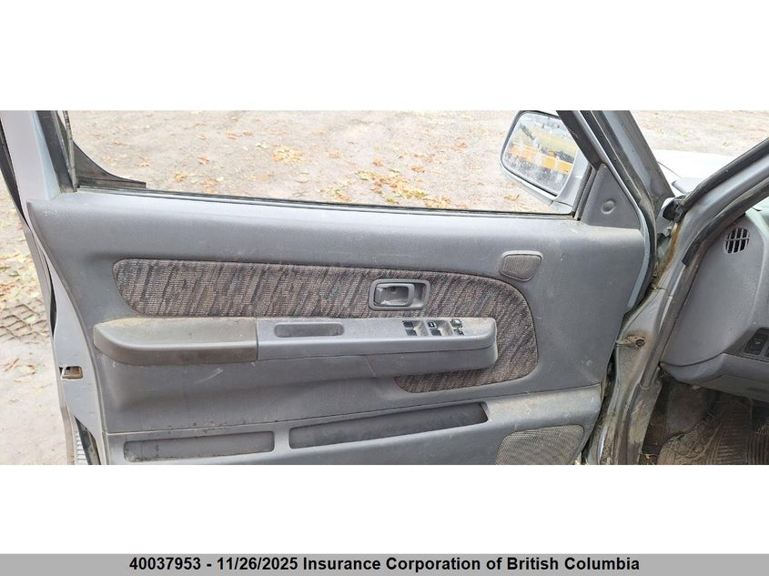 1N6ED27Y7YC336253 2000 NISSAN NAVARA (FRONTIER) photo no. 8