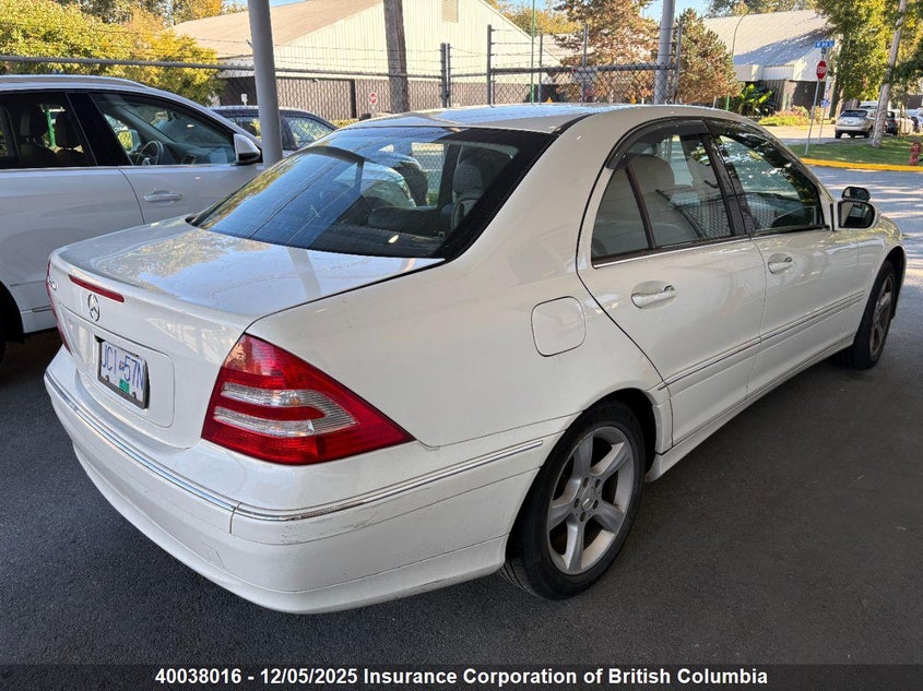 WDBRF52H37F897777 2007 MERCEDES-BENZ  photo no. 4