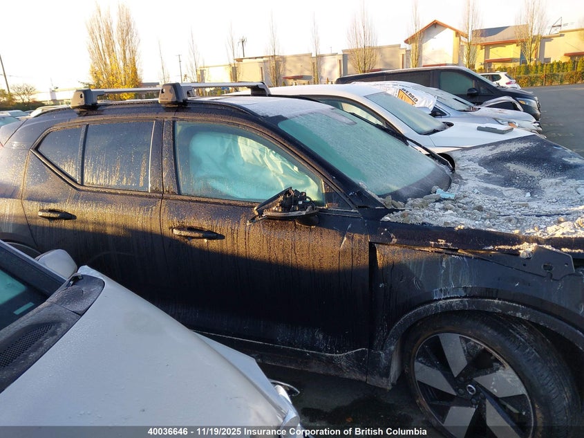 YV4ER3XM9R2240135 2024 VOLVO XC40 photo no. 14