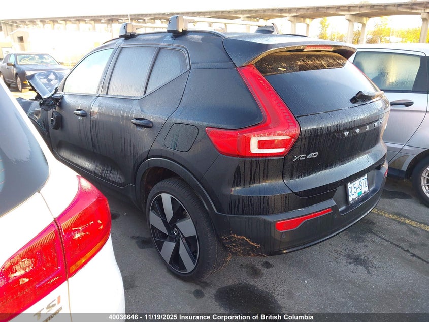 YV4ER3XM9R2240135 2024 VOLVO XC40 photo no. 3