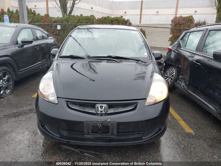 2008 Honda Fit VIN: JHMGD384X8S811279 Lot: 40038042