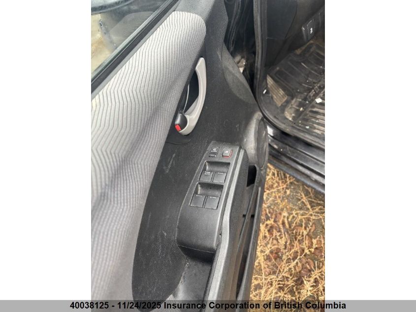 2013 Honda Fit VIN: LUCGE8H50D3002426 Lot: 40038125