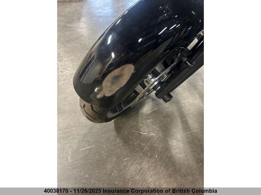 2011 Harley-Davidson Flhx VIN: 5HD1KB4A3BB621955 Lot: 40038170