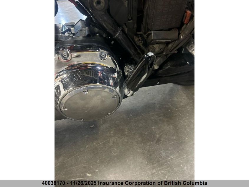 2011 Harley-Davidson Flhx VIN: 5HD1KB4A3BB621955 Lot: 40038170