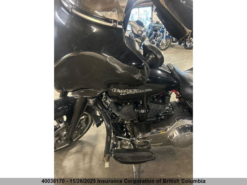 2011 Harley-Davidson Flhx VIN: 5HD1KB4A3BB621955 Lot: 40038170