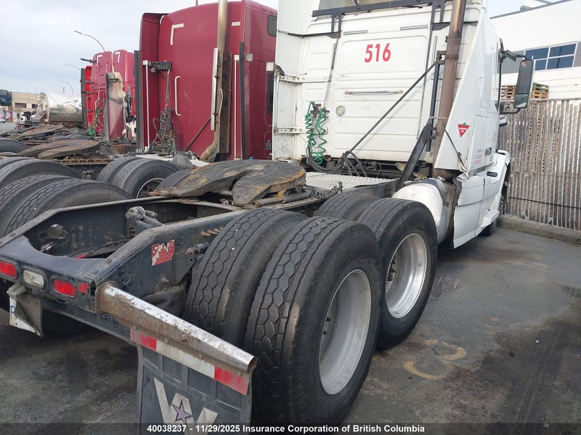 4V4NC9EH4FN188134 2015 VOLVO  photo no. 4