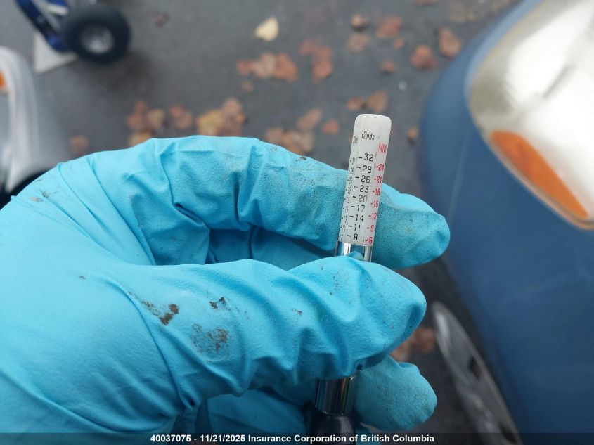 2009 Toyota Yaris VIN: JTDKT923495250711 Lot: 40037075