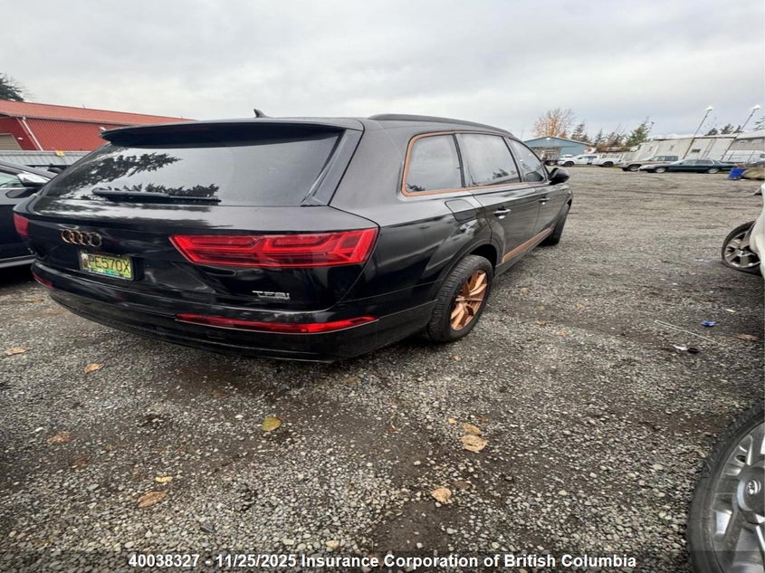WA1LAAF76HD010955 2017 AUDI Q7 photo no. 4