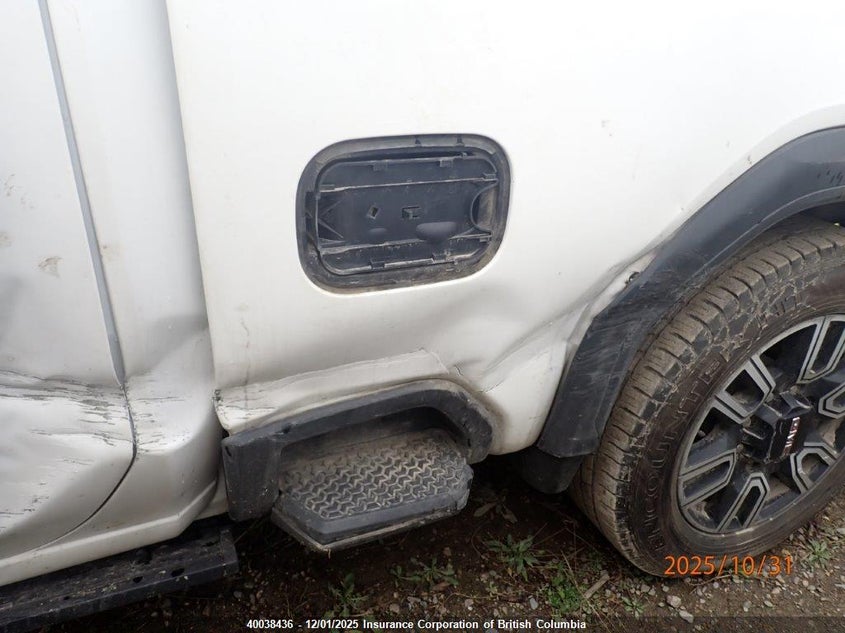 1GT49VEY8PF228919 2023 GMC SIERRA photo no. 13