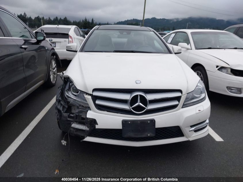 2012 Mercedes-Benz C 350 VIN: WDDGJ5HB0CF823808 Lot: 40038454