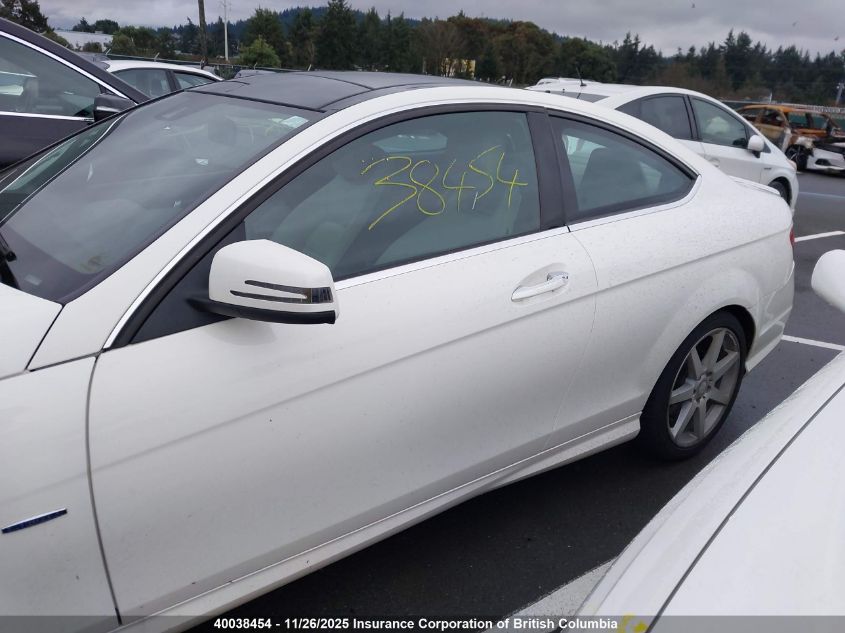 2012 Mercedes-Benz C 350 VIN: WDDGJ5HB0CF823808 Lot: 40038454
