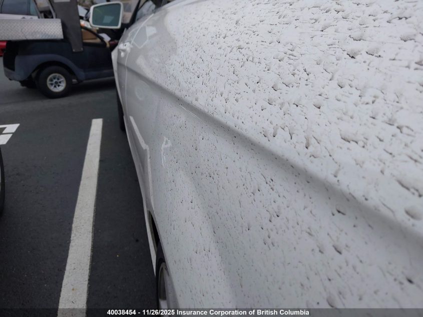 2012 Mercedes-Benz C 350 VIN: WDDGJ5HB0CF823808 Lot: 40038454