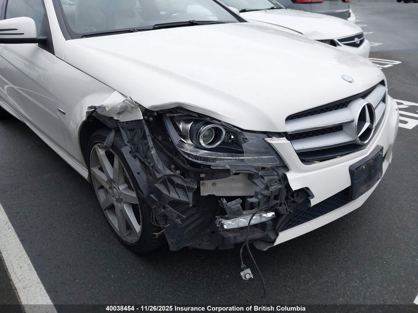2012 Mercedes-Benz C 350 VIN: WDDGJ5HB0CF823808 Lot: 40038454