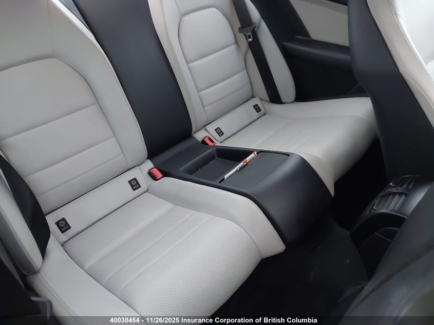 2012 Mercedes-Benz C 350 VIN: WDDGJ5HB0CF823808 Lot: 40038454