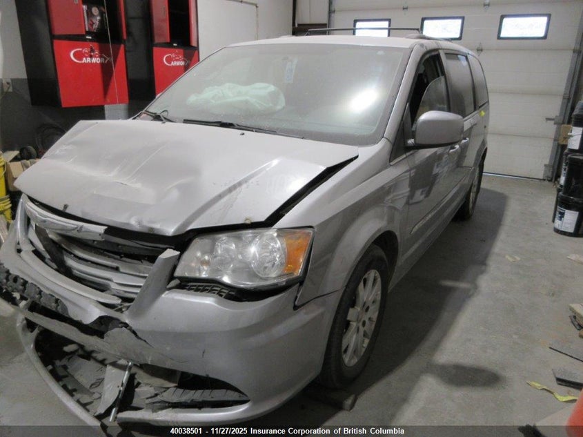 2C4RC1BGXFR720984 2015 CHRYSLER TOWN & COUNTRY photo no. 2