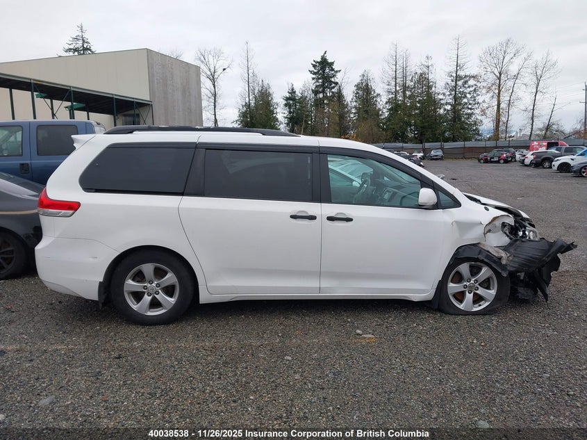 2011 Toyota Sienna VIN: 5TDZK3DC1BS028123 Lot: 40038538