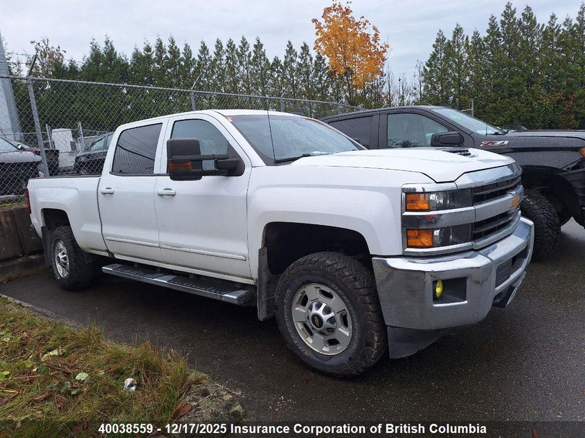1GC1KSEY7KF210331 2019 CHEVROLET SILVERADO photo no. 3