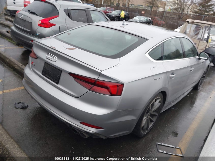WAUC4CF5XJA075318 2018 AUDI S5 photo no. 4