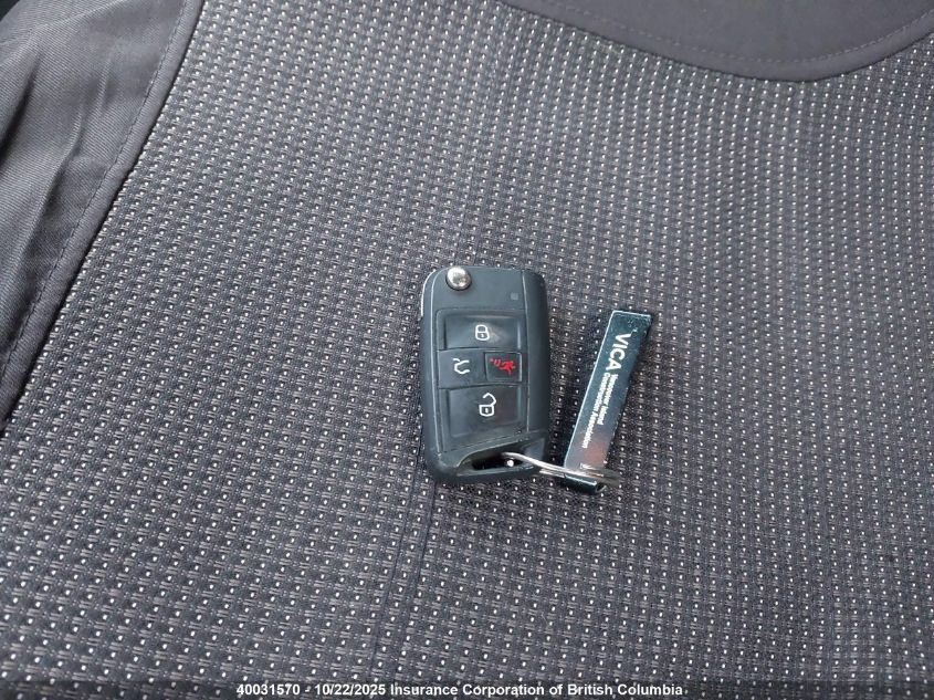 2016 Volkswagen Golf S/Se/Sel VIN: 3VW217AU4GM048413 Lot: 40031570