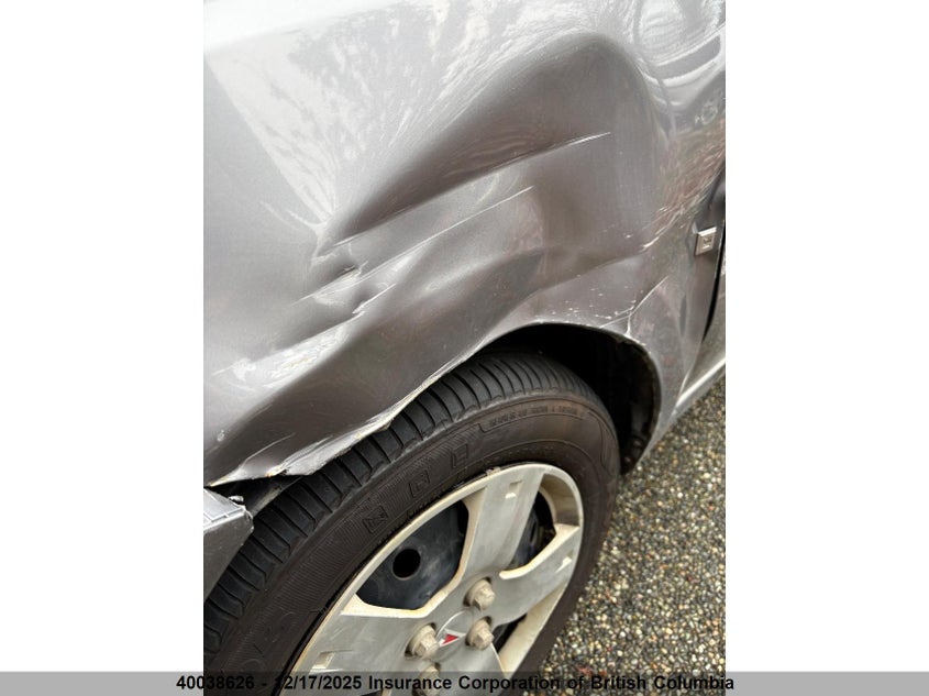 KL2TX65EX9B374877 2009 PONTIAC G3 photo no. 3
