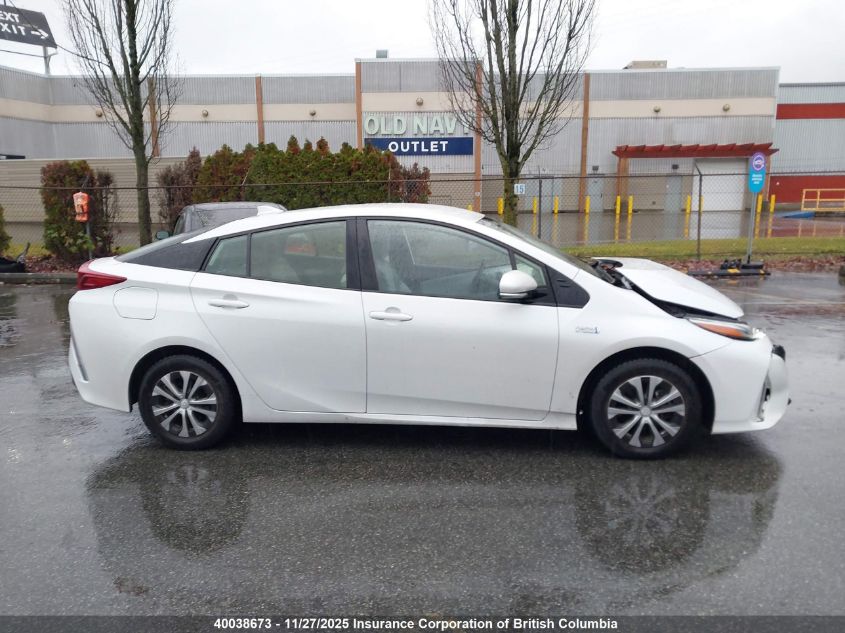 2022 Toyota Prius VIN: JTDKAMFP2N3215984 Lot: 40038673