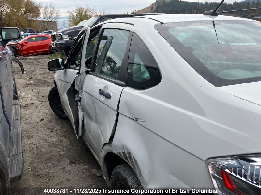 1FAHP3FN8BW198772 2011 FORD FOCUS photo no. 17