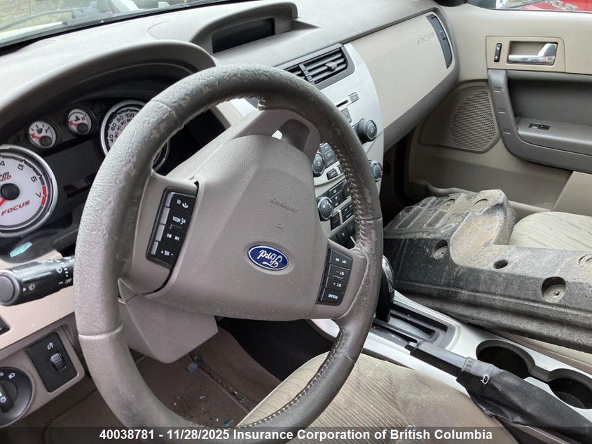 1FAHP3FN8BW198772 2011 FORD FOCUS photo no. 6