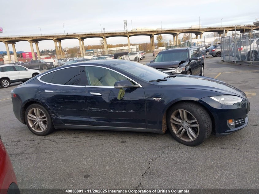 2014 Tesla Model S VIN: 5YJSA1H19EFP32743 Lot: 40038801