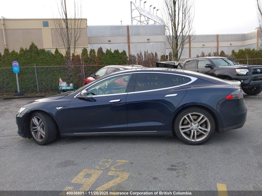 2014 Tesla Model S VIN: 5YJSA1H19EFP32743 Lot: 40038801